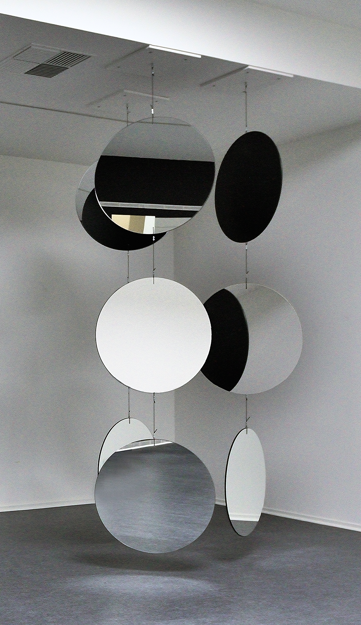 Christian Megert, Mobile, 1965-2014, legno, specchio