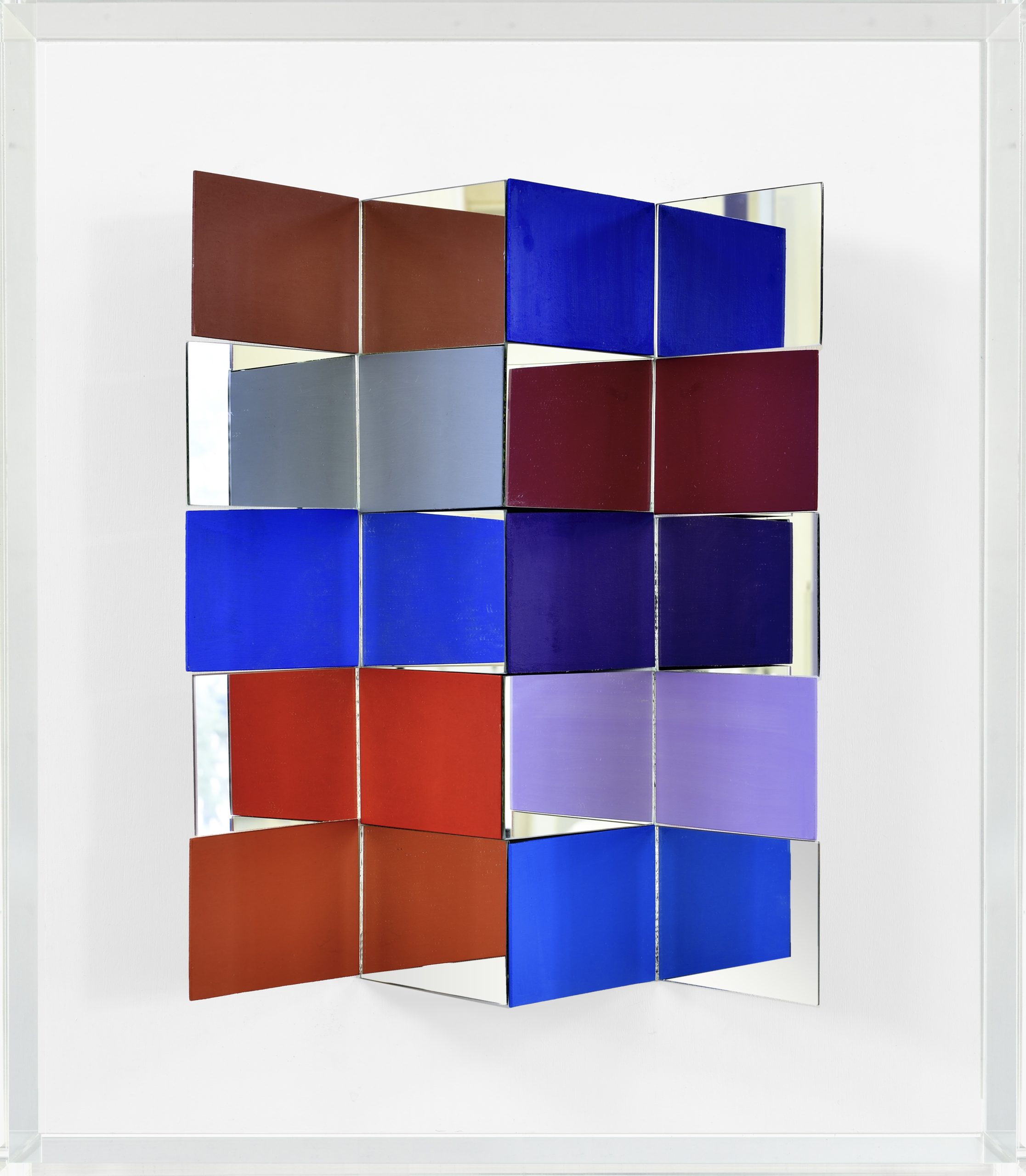 Christian Megert, Untitled, 2020, legno, specchio, acrilico e plexiglass, 71x61x21 cm